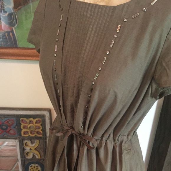 Fully lined light weight cotton dress with beading - Picture 7 of 8